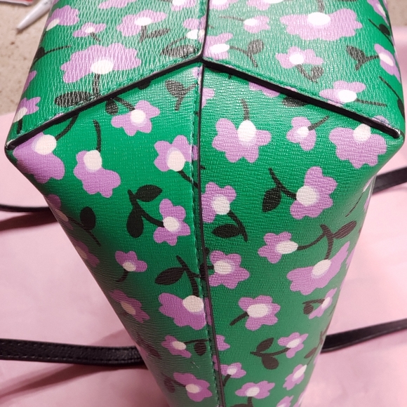 KATE SPADE โ ๏ธ NEW YORK LEATHER HANDBAG SMALL ๐ - Picture 11 of 12